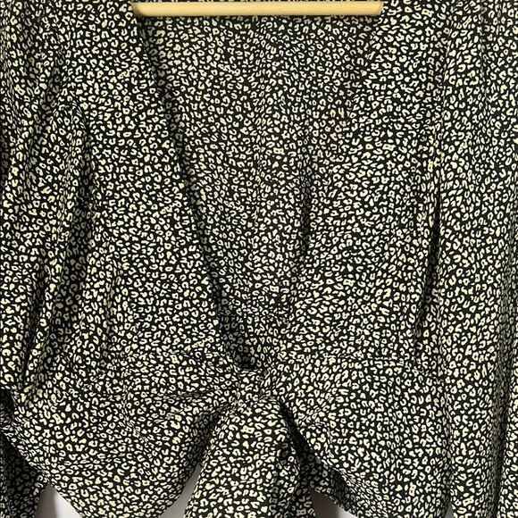 Princess Polly Black Tan Print Top Long Sleeve Wrap Splice Size 4 Blouse - Picture 5 of 7